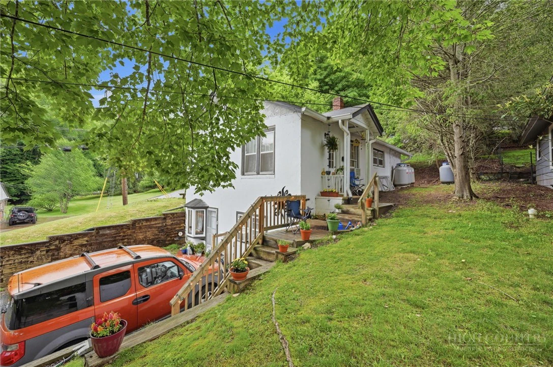 Image number 5 for the current listing
