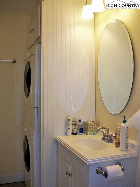 Image number 4 for the current listing
