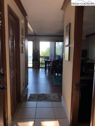 Image number 4 for the current listing