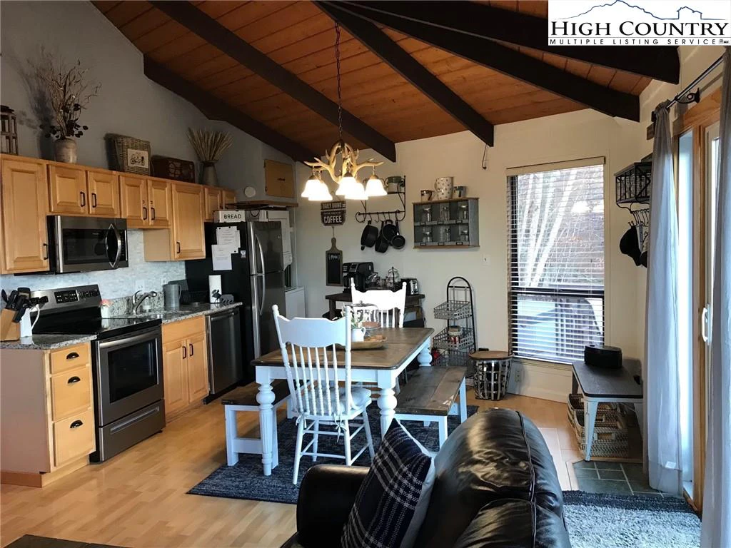 Image number 18 for the current listing