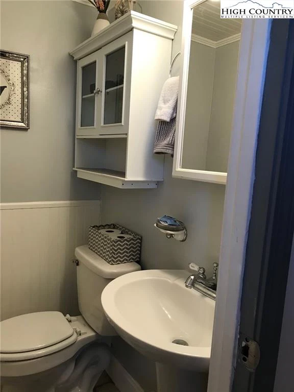 Image number 5 for the current listing