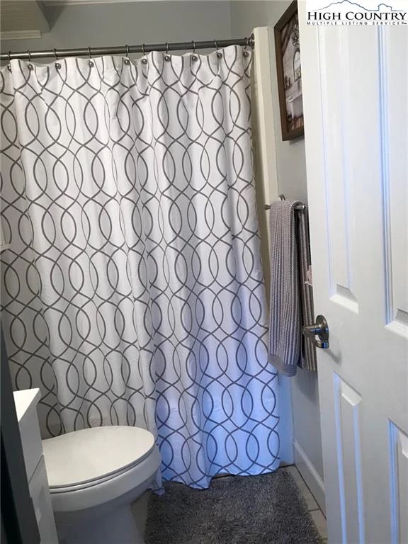 Image number 2 for the current listing
