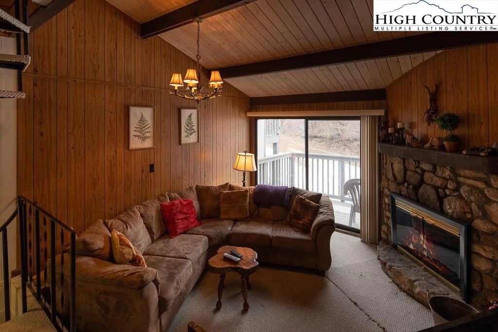Image number 1 for the current listing