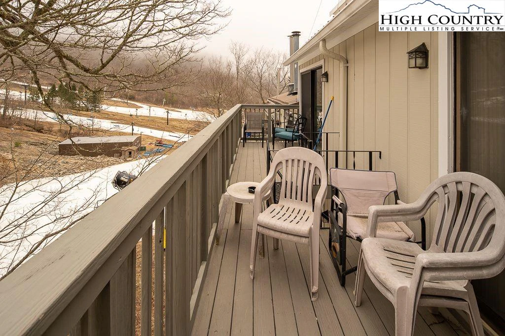 Image number 9 for the current listing