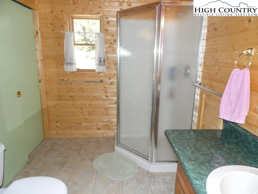 Image number 2 for the current listing