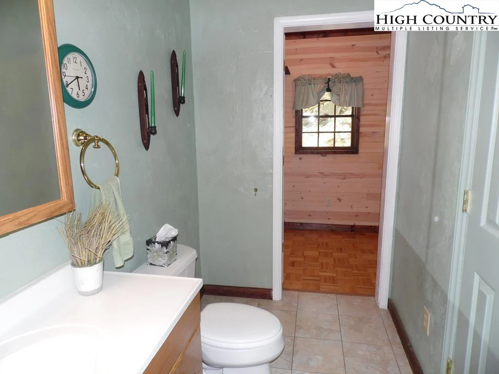 Image number 9 for the current listing