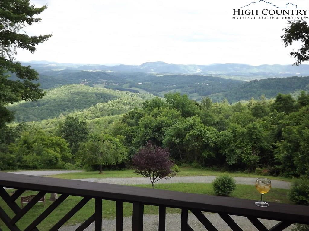 Image number 3 for the current listing