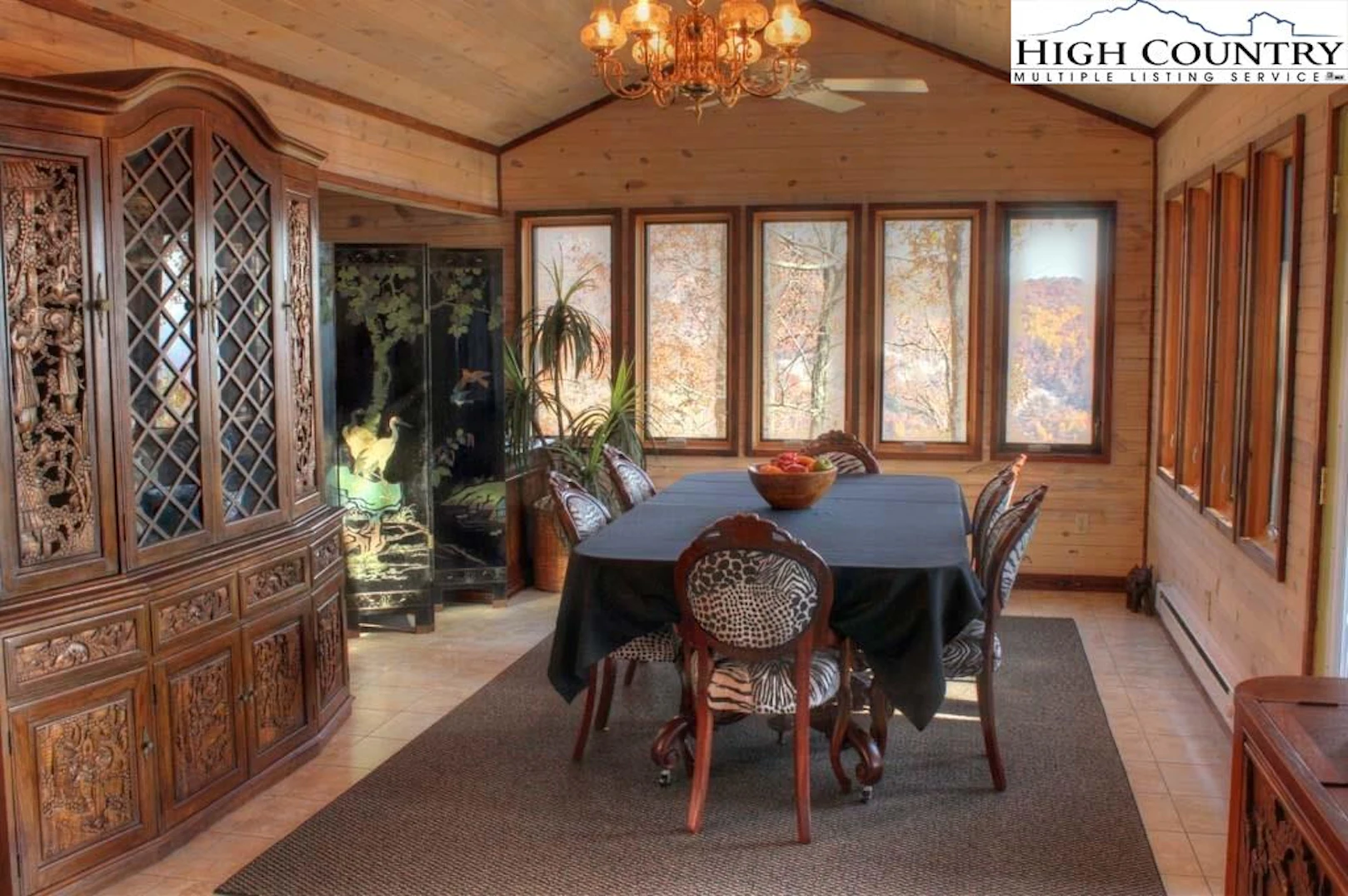 Image number 18 for the current listing