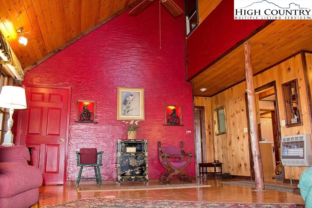 Image number 16 for the current listing