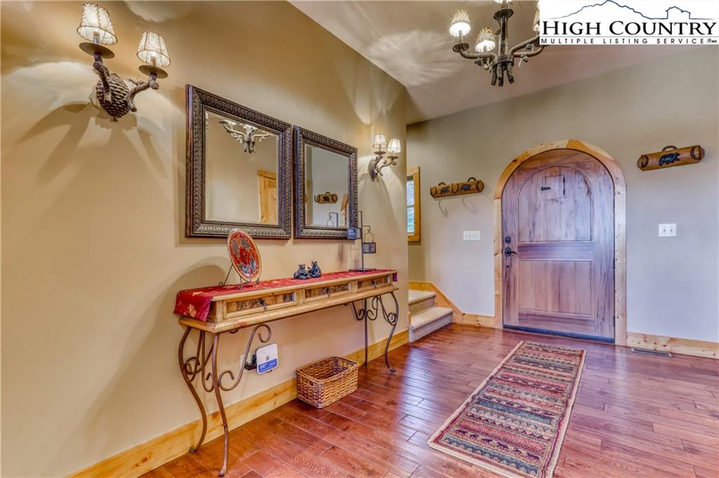 Image number 3 for the current listing