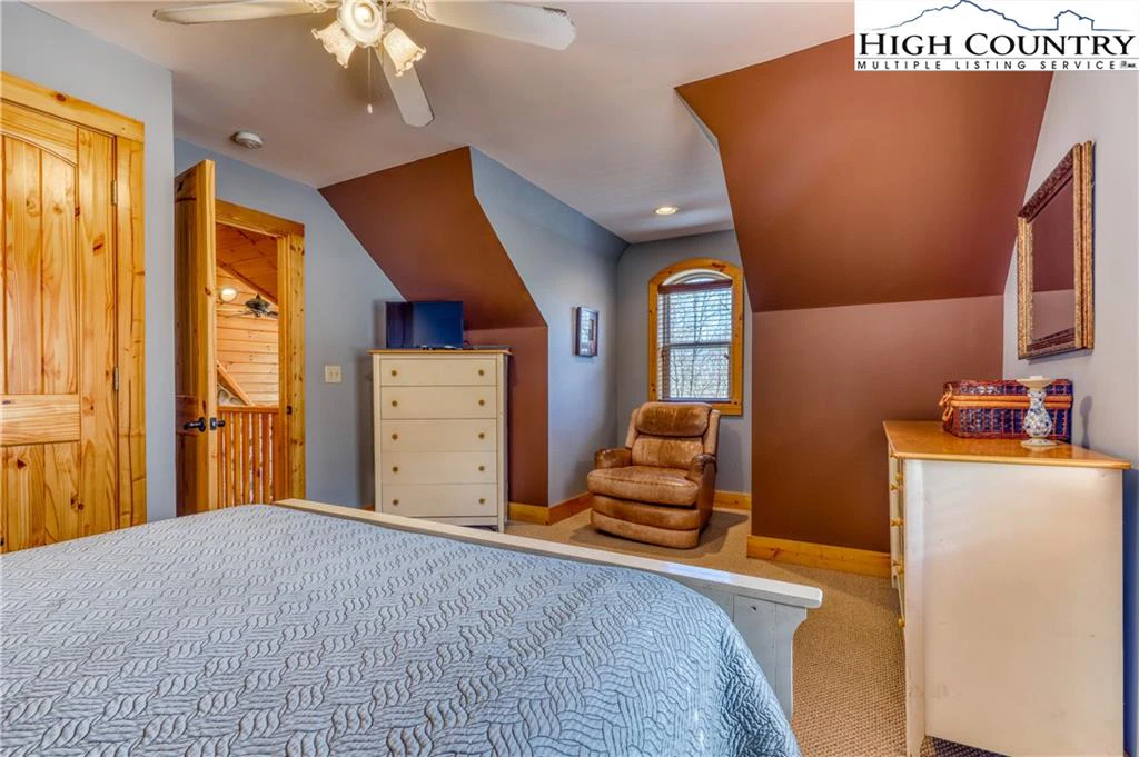 Image number 7 for the current listing