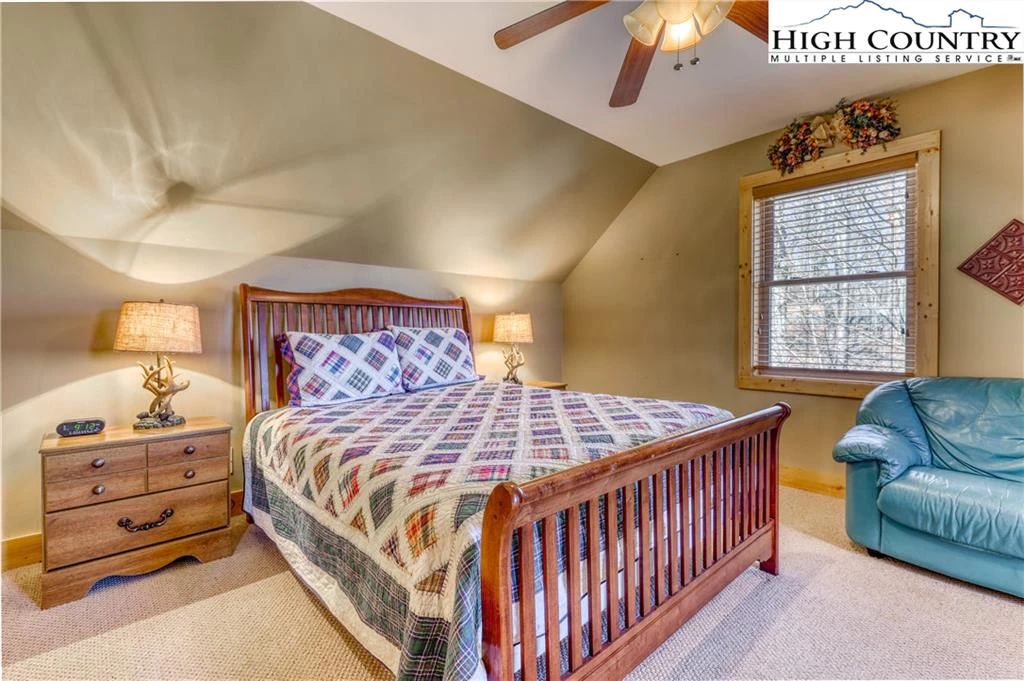 Image number 8 for the current listing