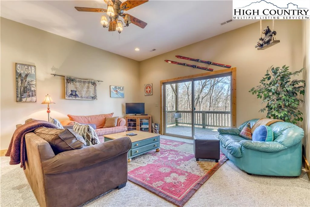 Image number 2 for the current listing