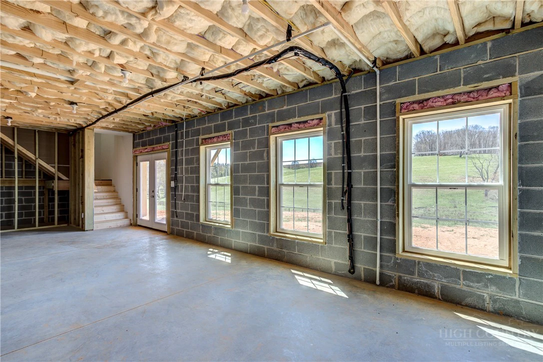 Image number 4 for the current listing