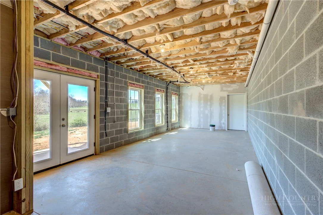 Image number 3 for the current listing