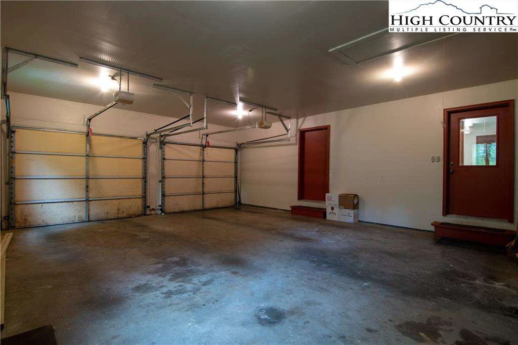 Image number 19 for the current listing