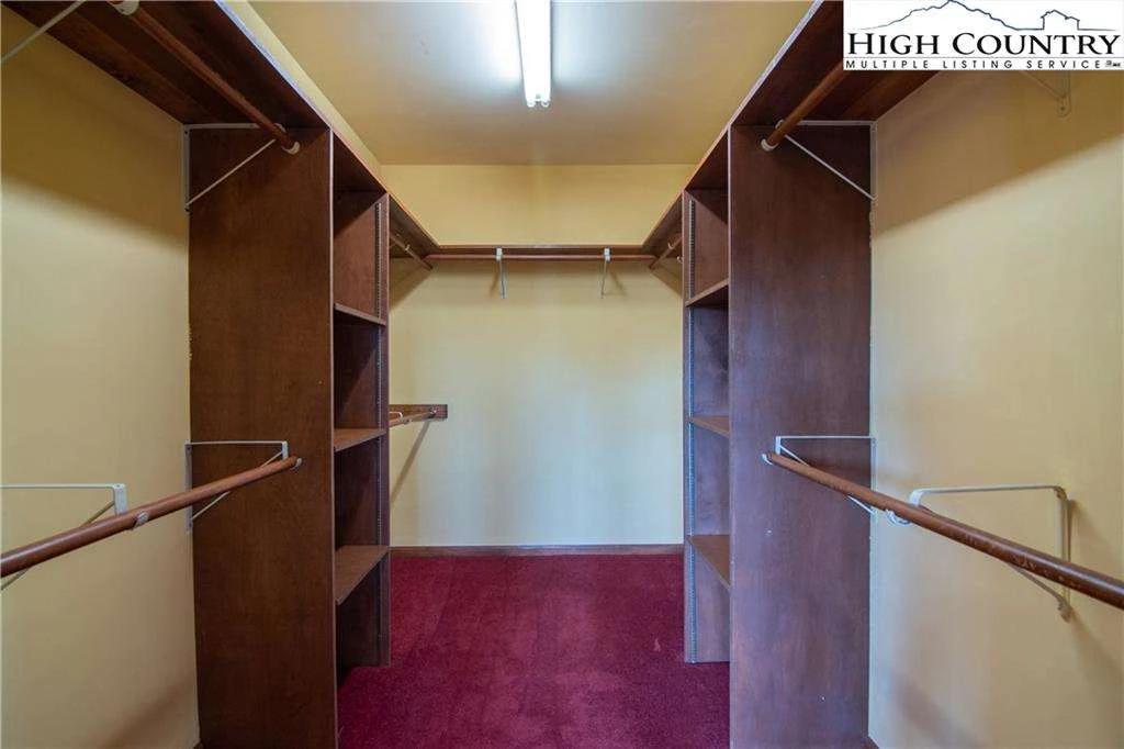 Image number 5 for the current listing