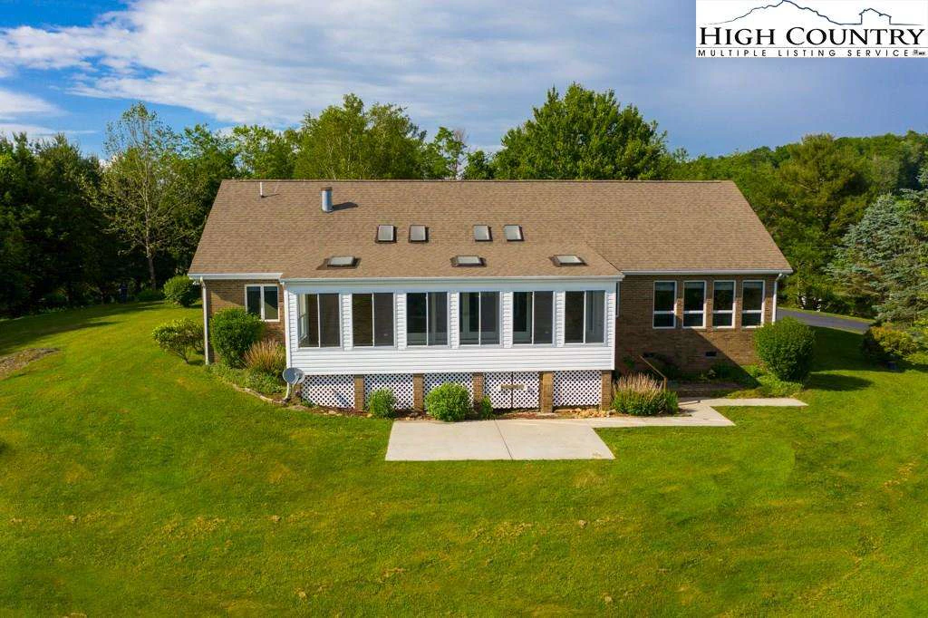 Image number 16 for the current listing