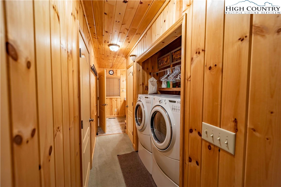 Image number 8 for the current listing