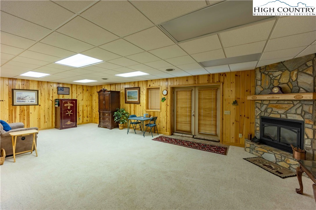 Image number 10 for the current listing