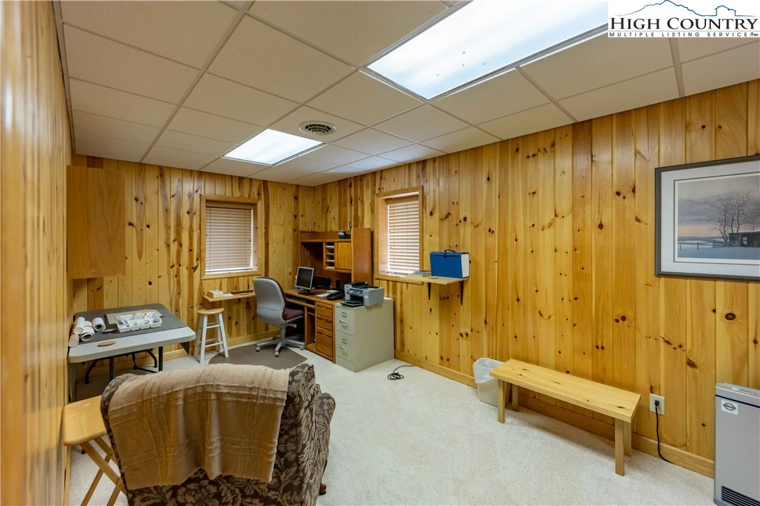 Image number 13 for the current listing