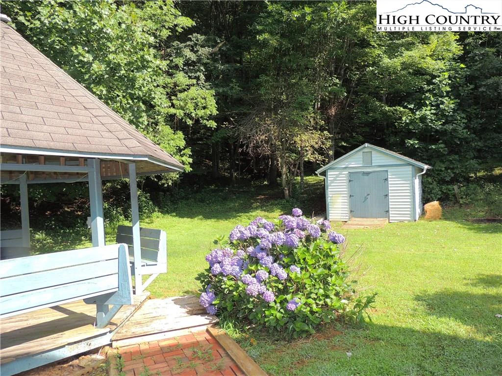 Image number 3 for the current listing