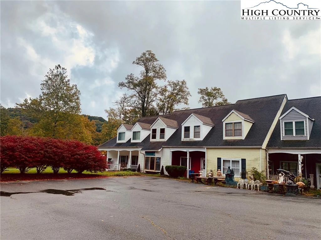 Image number 1 for the current listing