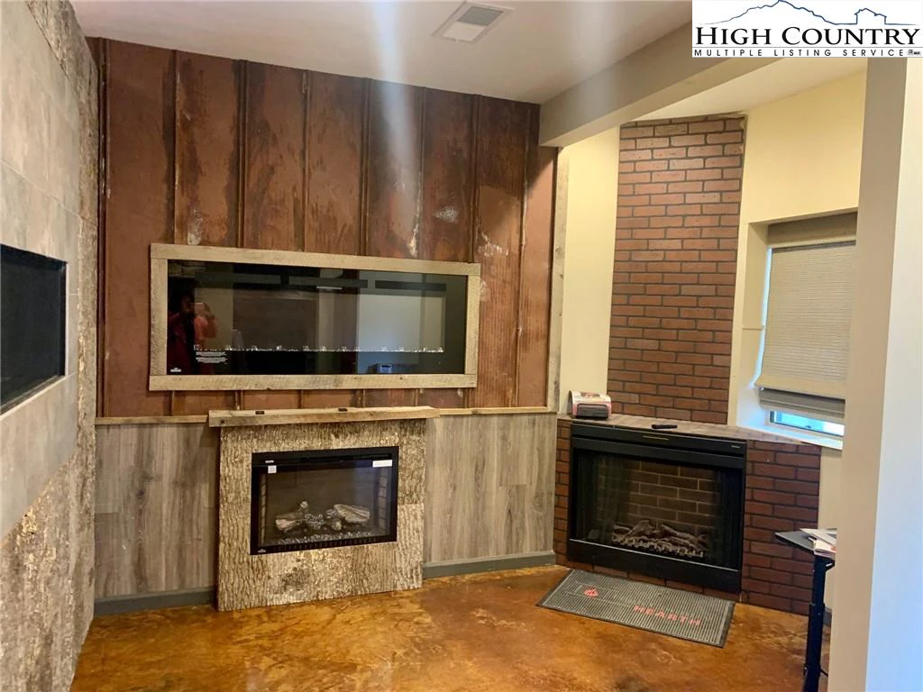 Image number 5 for the current listing