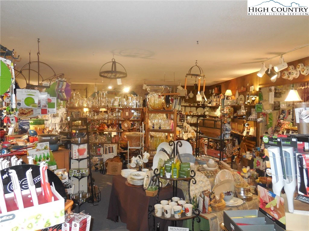 Image number 7 for the current listing