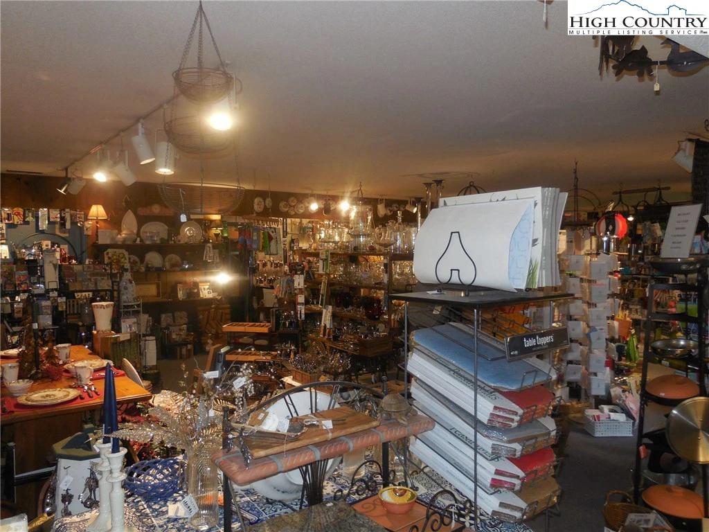 Image number 2 for the current listing