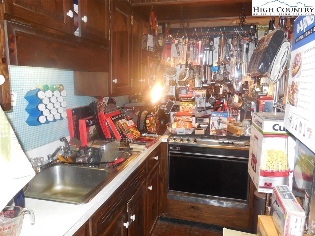 Image number 12 for the current listing