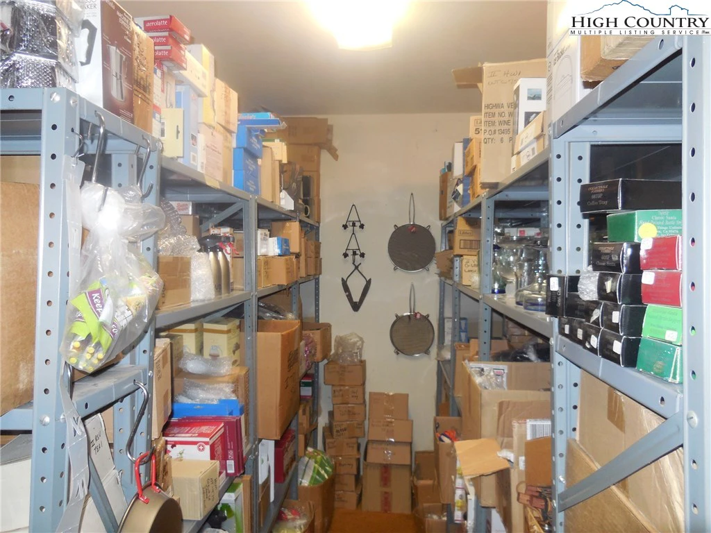 Image number 13 for the current listing