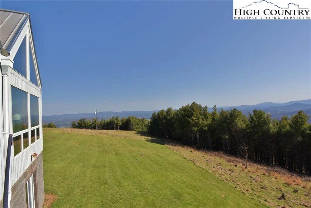 Image number 7 for the current listing