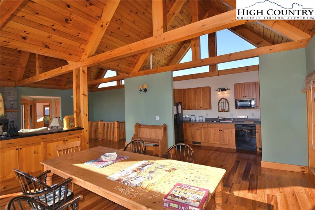 Image number 20 for the current listing