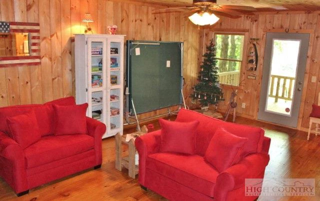 Image number 7 for the current listing
