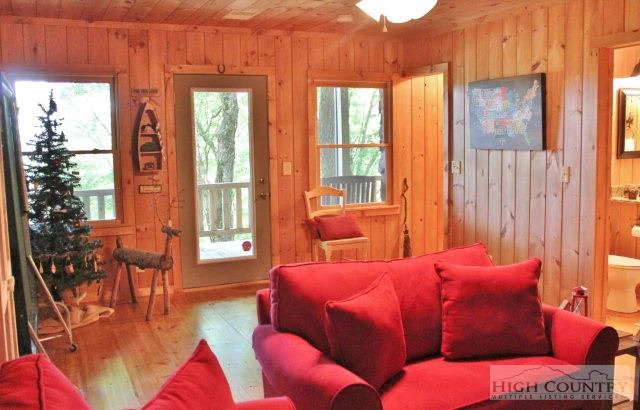 Image number 10 for the current listing