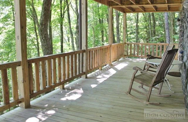 Image number 14 for the current listing