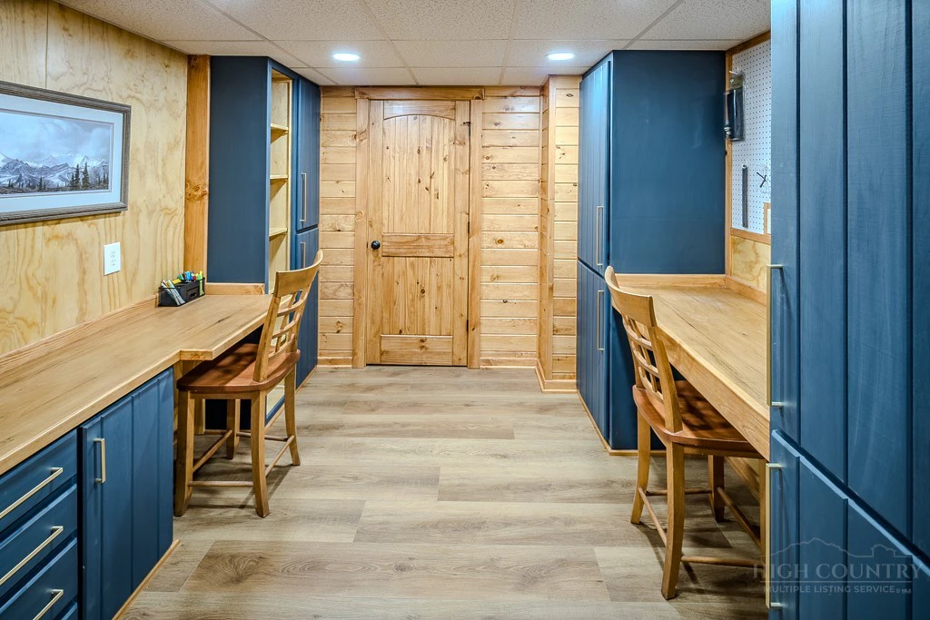 Image number 2 for the current listing