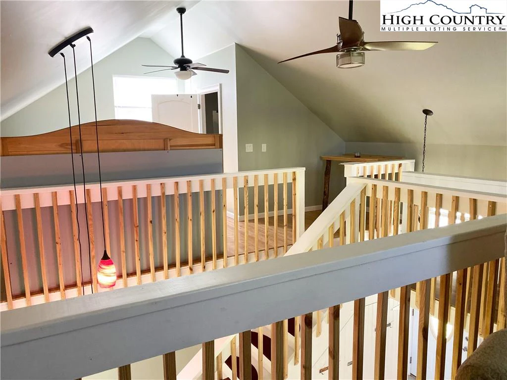 Image number 2 for the current listing