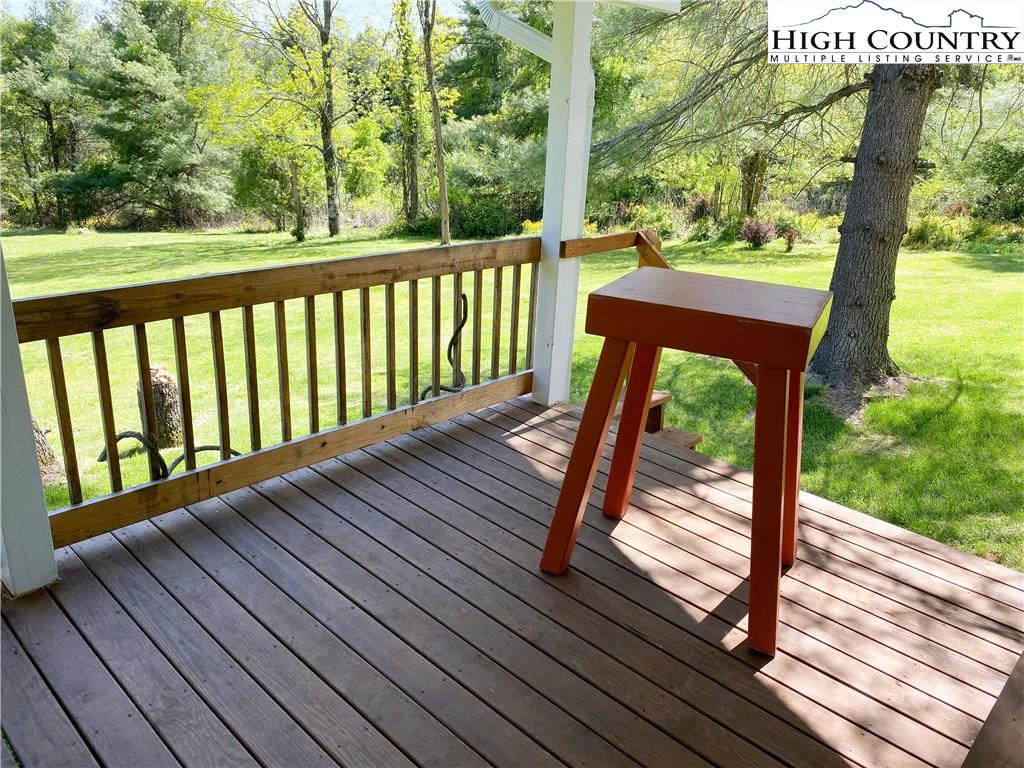 Image number 16 for the current listing