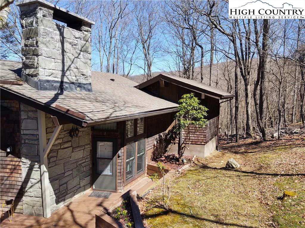 Image number 1 for the current listing