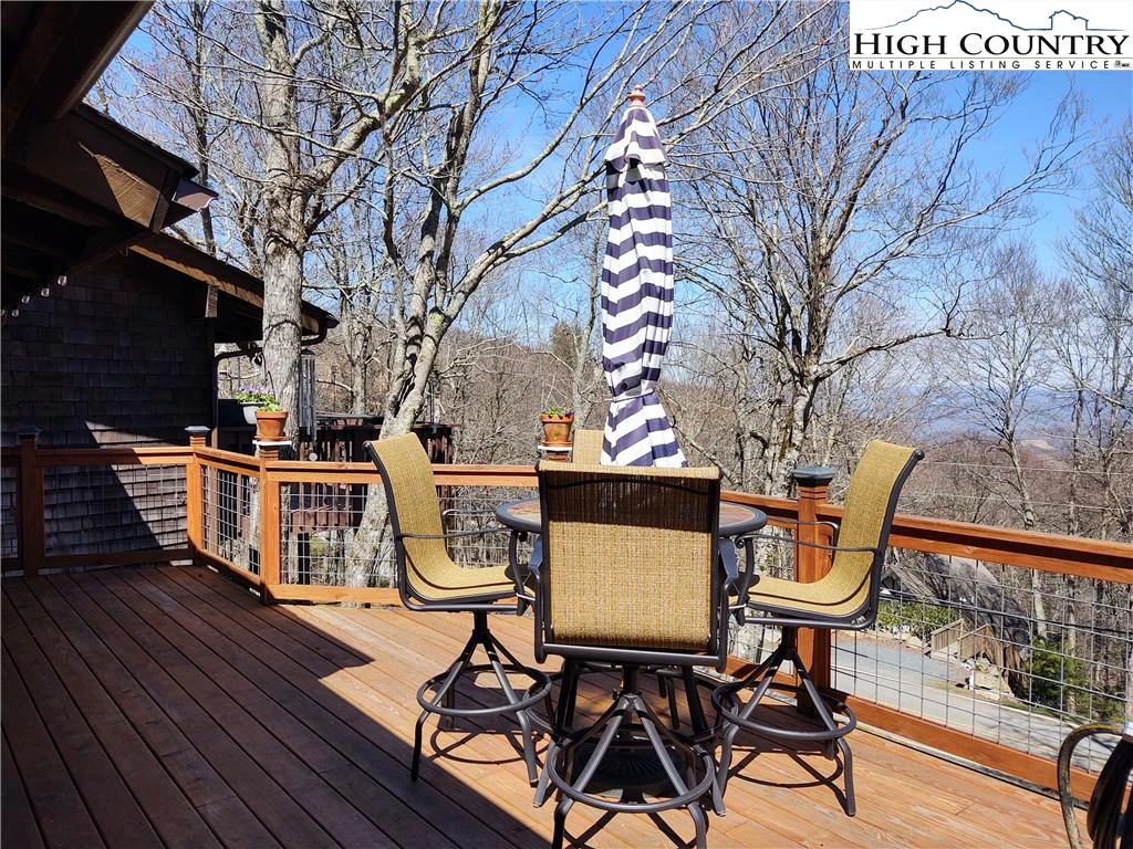 Image number 19 for the current listing