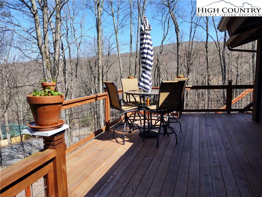 Image number 17 for the current listing