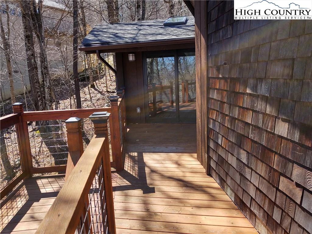 Image number 2 for the current listing
