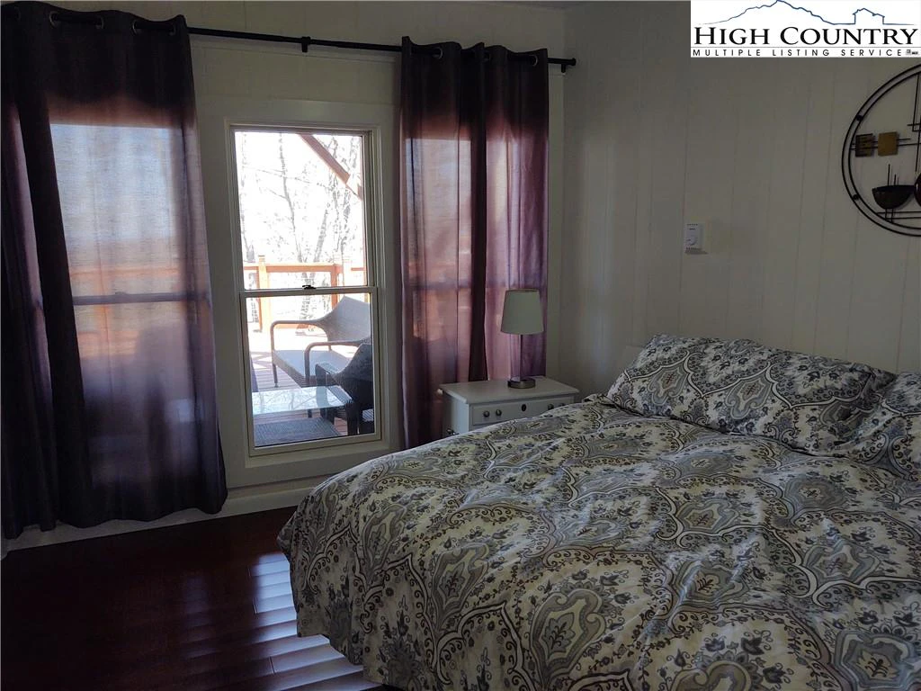 Image number 10 for the current listing