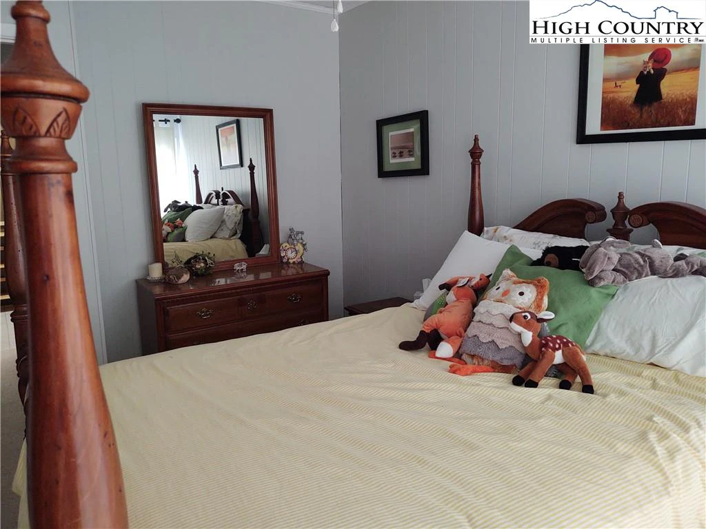 Image number 8 for the current listing