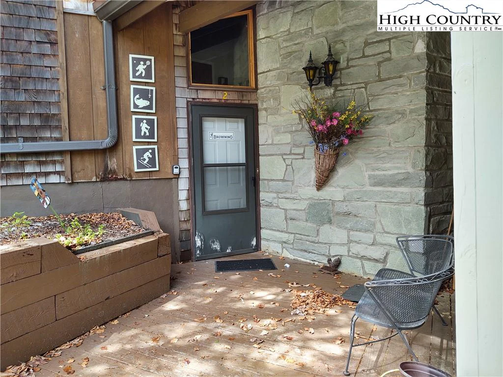 Image number 4 for the current listing