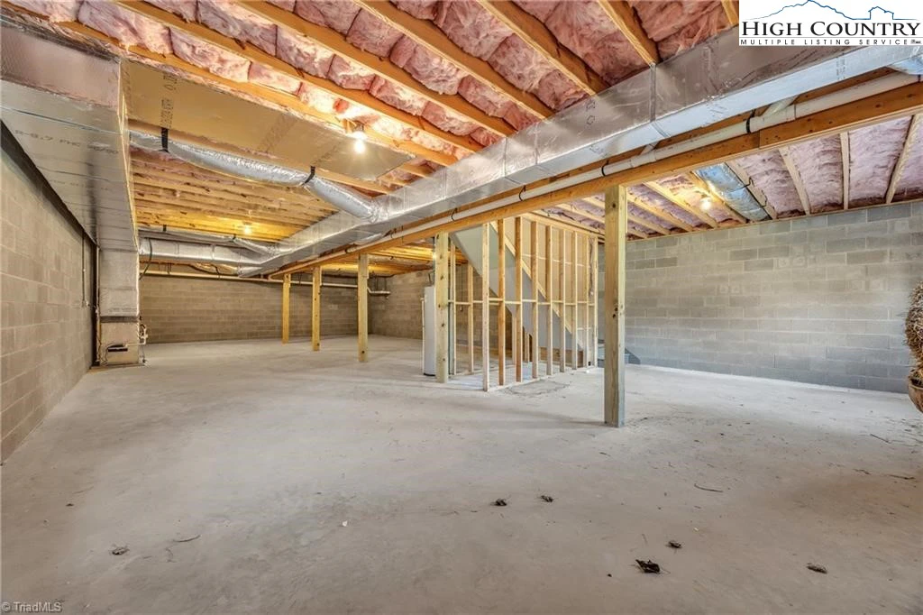 Image number 11 for the current listing