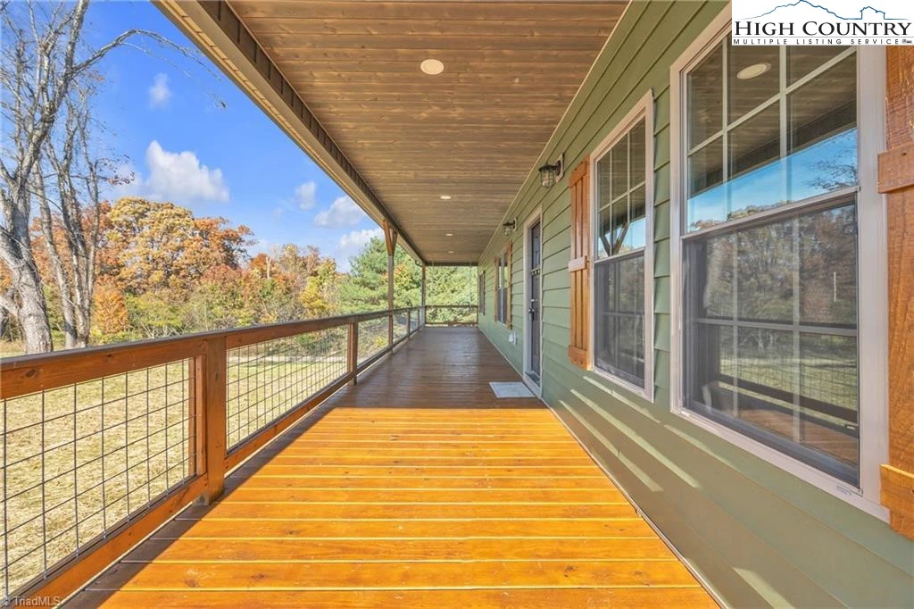 Image number 2 for the current listing