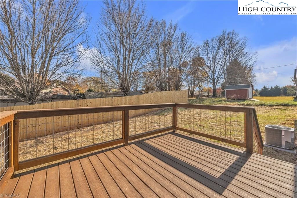 Image number 13 for the current listing